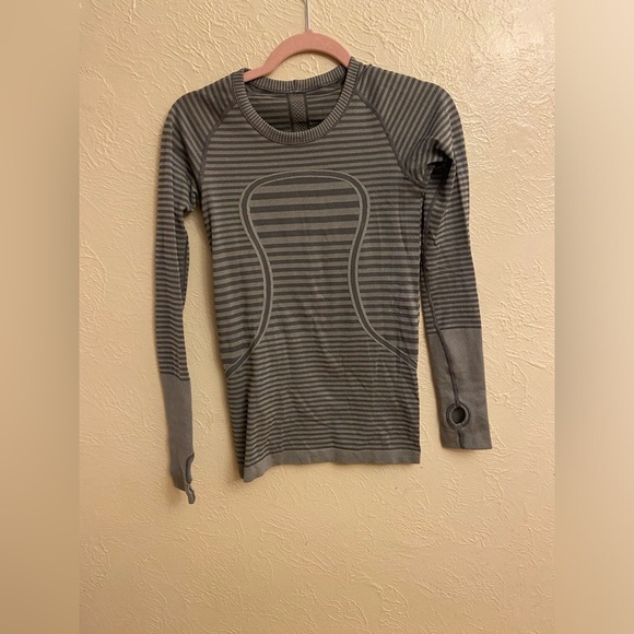 Lululemon swifty tech Long Sleeve top - Picture 9 of 9